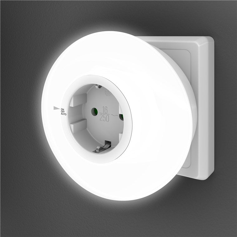 goobay LED Nachtlicht für die Steckdose/Schlummerlicht für Kinder/Steckdosenlicht/Dämmerungssensor und Schutzkontakt Steckdose / 3 Betriebs Modi (AN/AUS/AUTO) / Tageslichtweiß